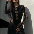 Robe une pièce, moulante et échancrée