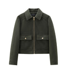 Chaqueta suave con adorno de cremallera para mujer