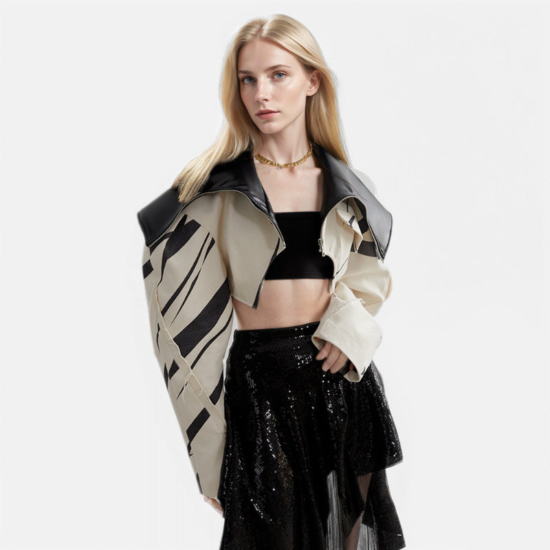 Veste courte à revers contrastés avant-gardiste