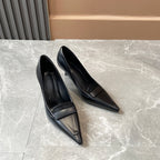 Pointed-toe pumps